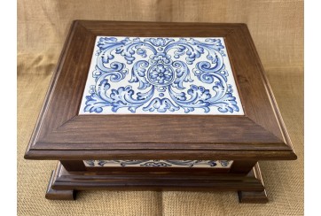 Caja de madera con cerámica