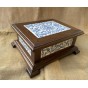 Caja de madera con cerámica